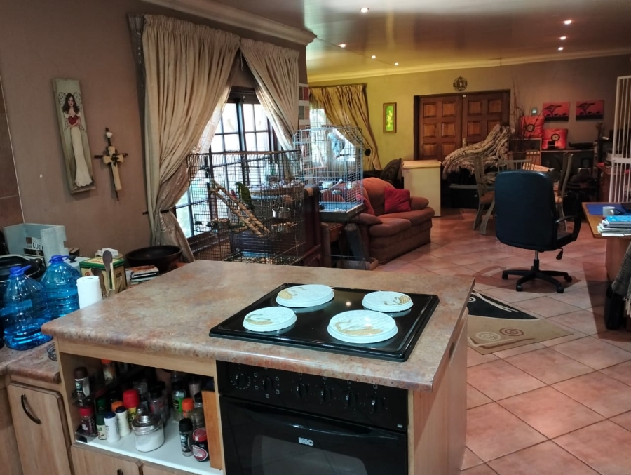 5 Bedroom Property for Sale in Songloed North West